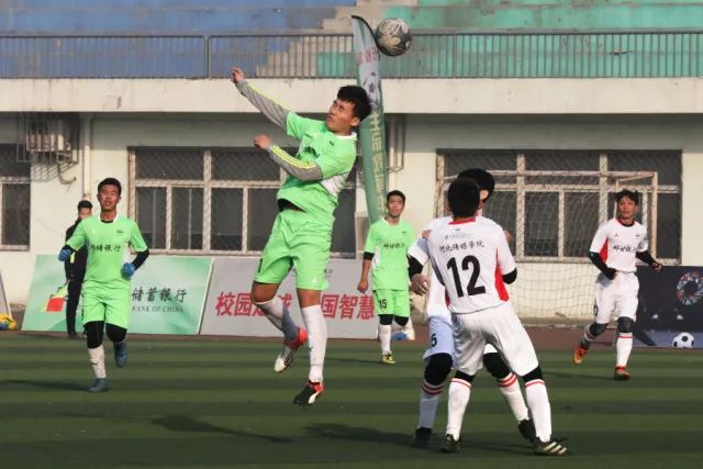 四位中国游客在韩国归还爱尔兰游客的手机，拒绝巨额感谢费